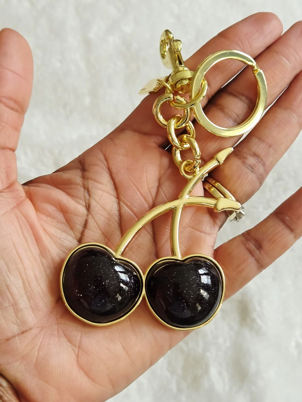 Fashion Jewelry Gold Keychain with Black Glitter Cherry Charm